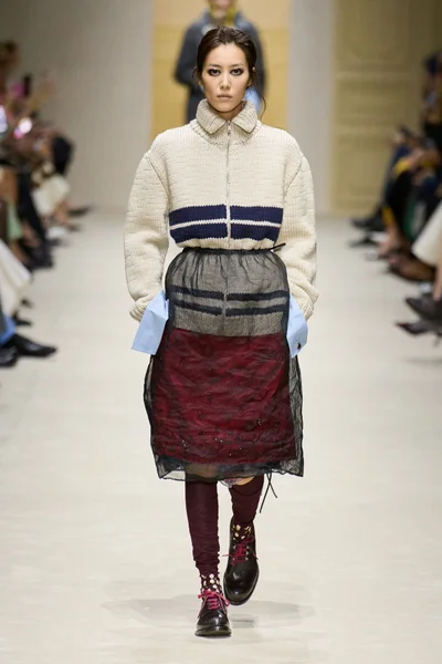 Look 7